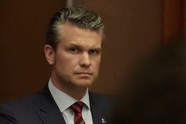Hegseth used the signal application connected to ‘Dirty Line’ on the personal computer at the Pentagon office: Fuentes Hegseth used the signal application connected to 'Dirty Line' on the personal computer at the Pentagon office: Fuentes